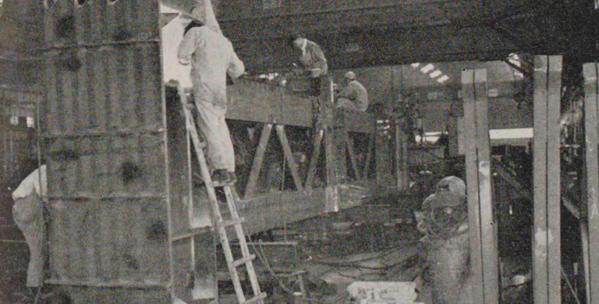 沖台工場での作業風景